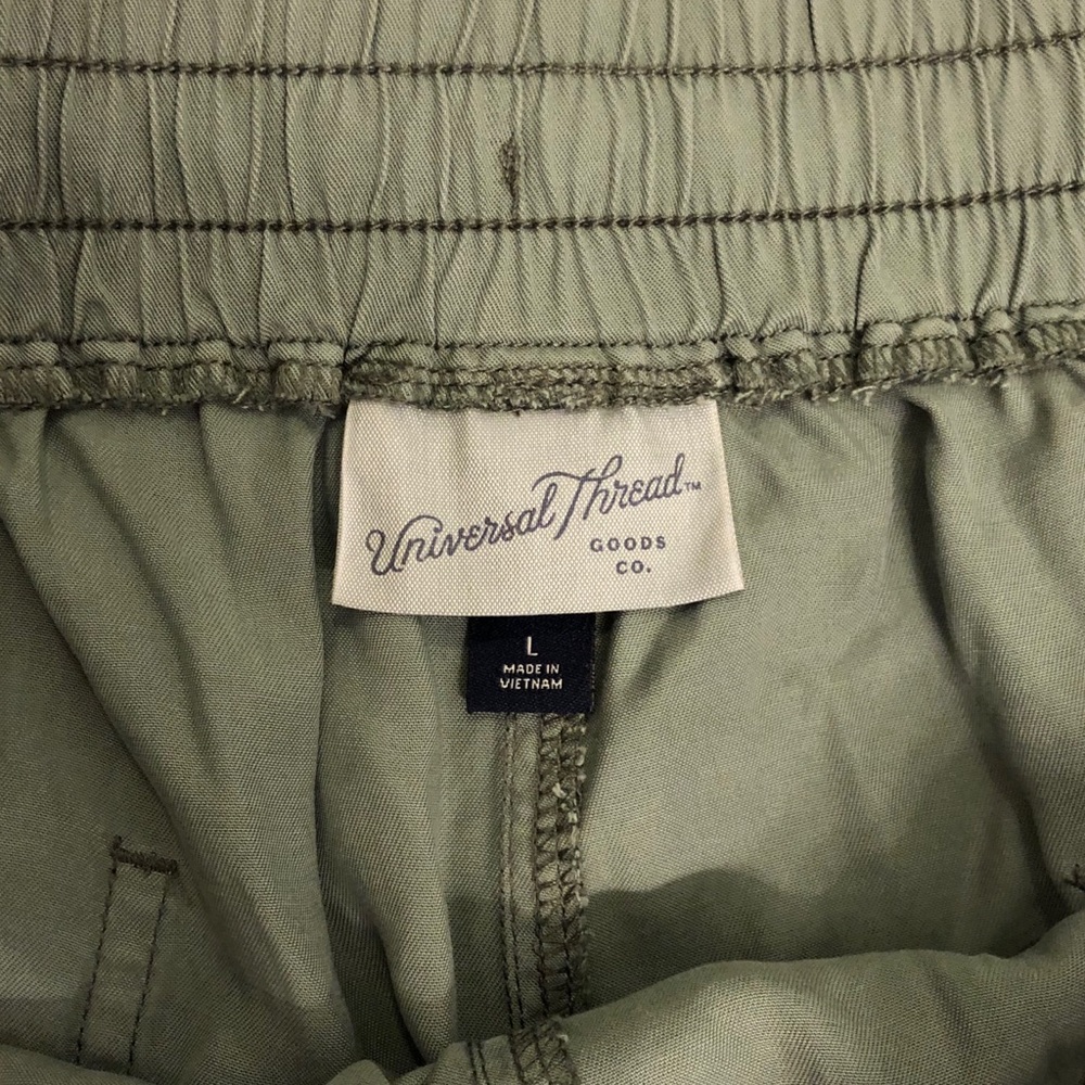 Universal Thread Shorts - Picture 4 of 4